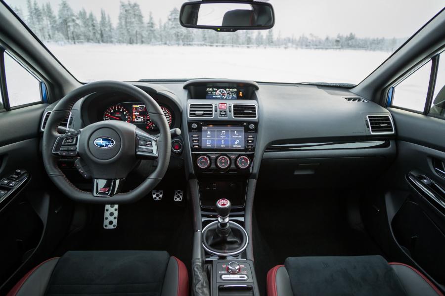 Торпедо Subaru WRX STI 2017 года  (WW) (фото 32 из 40)